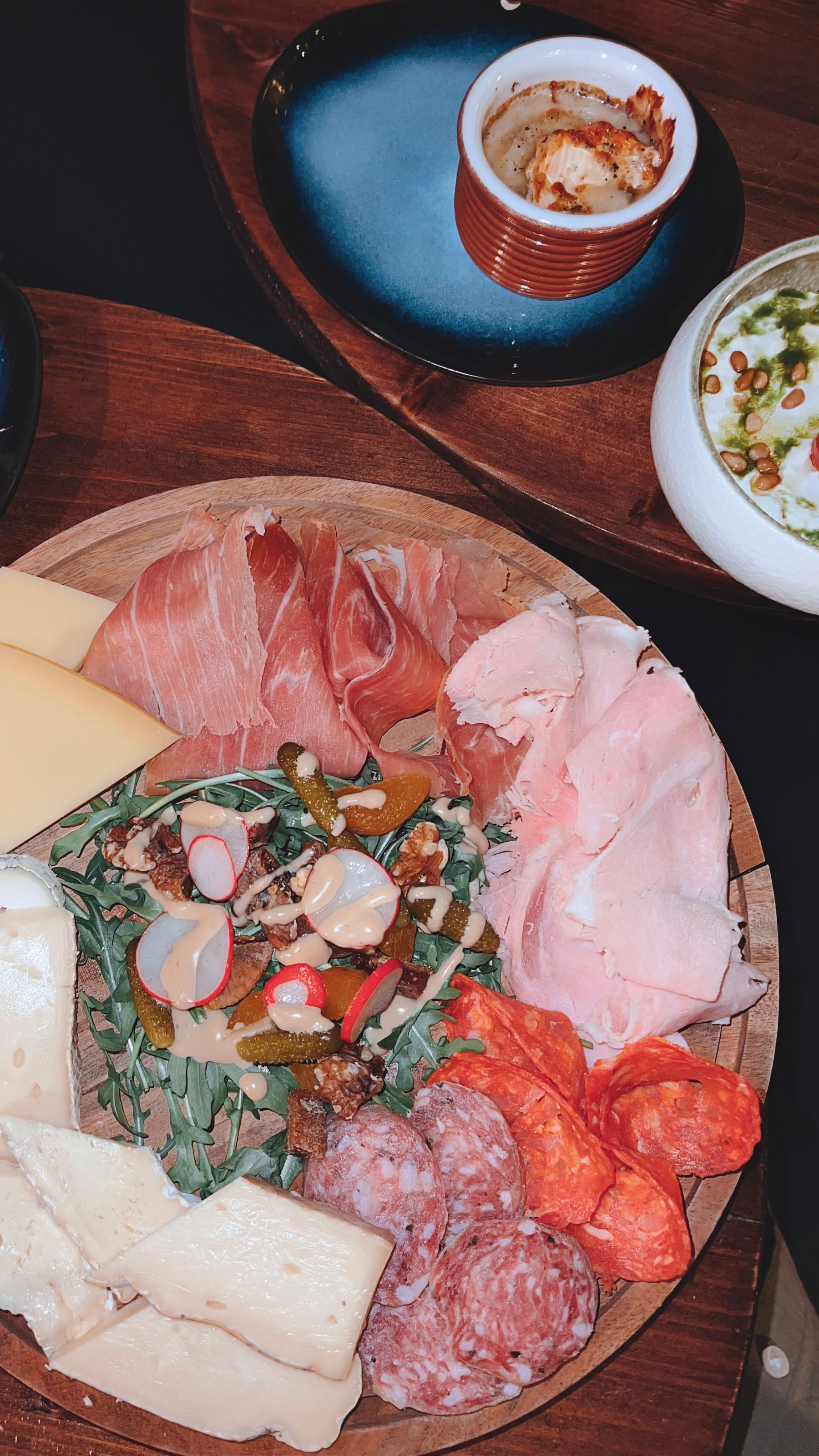 Quesos en una tabla gourmet